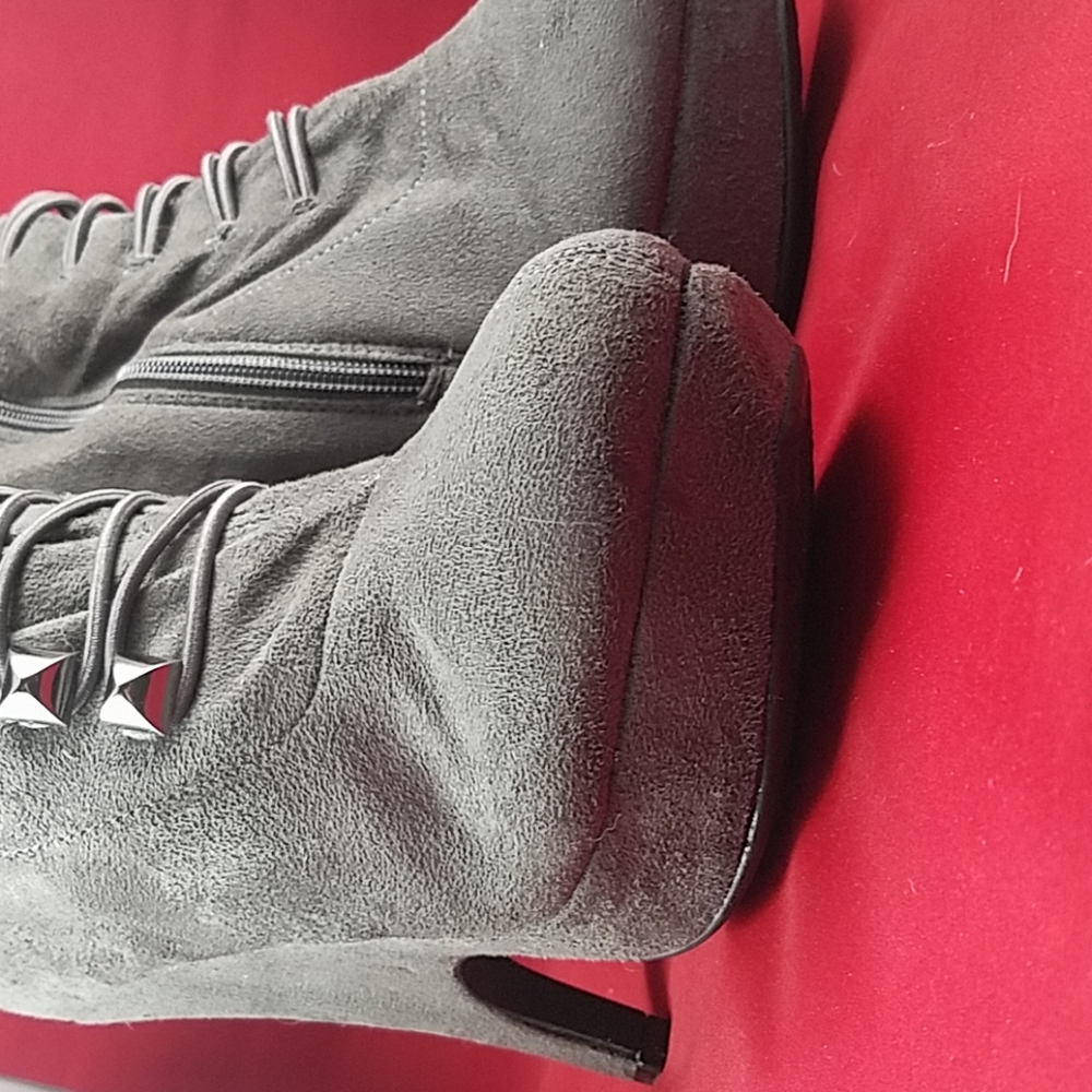 Boots - Picture 5 of 5